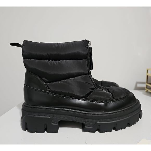 NEW H&M Warm Lined Padded Boots Womens 9.5 Chunky Platform Black - Picture 14 of 16